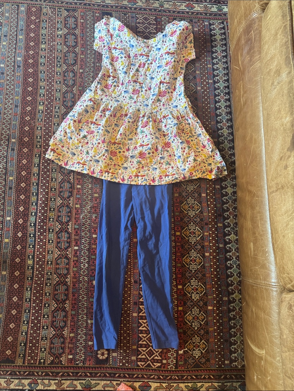 Tea Collection White Floral Peplum Top with Blue Leggings